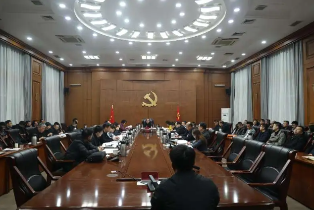 孟德昌主持召開平城區(qū)委常委會會議